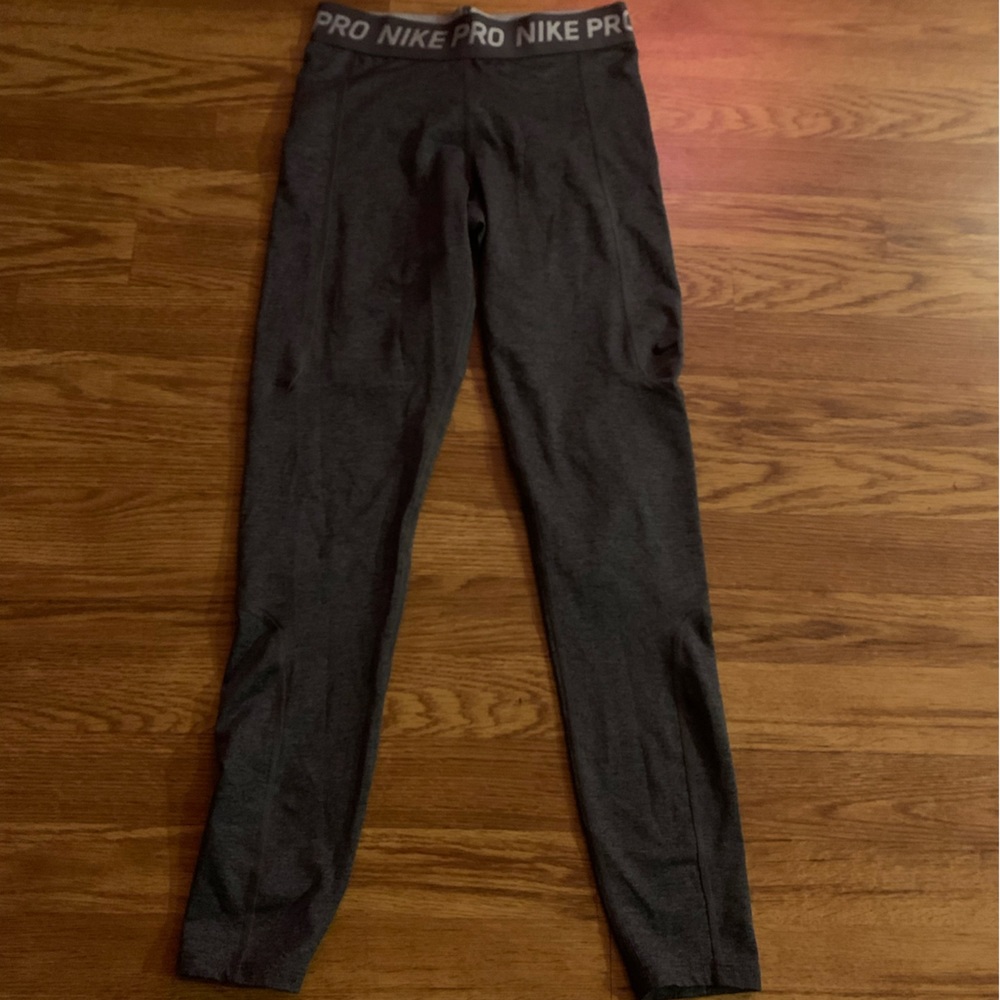 Woman’s Nike compression tights